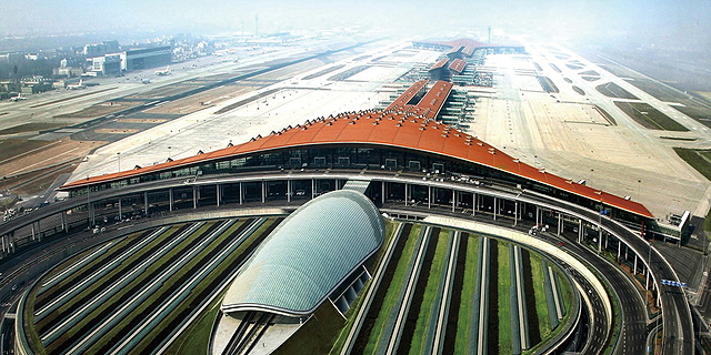 נמל התעופה השני בגודלו בעולם כבר קטן על בייג&#39;ינג