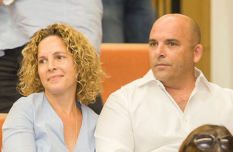 איתי שטרום ואשתו, היום בבית המשפט, צילום: אוראל כהן