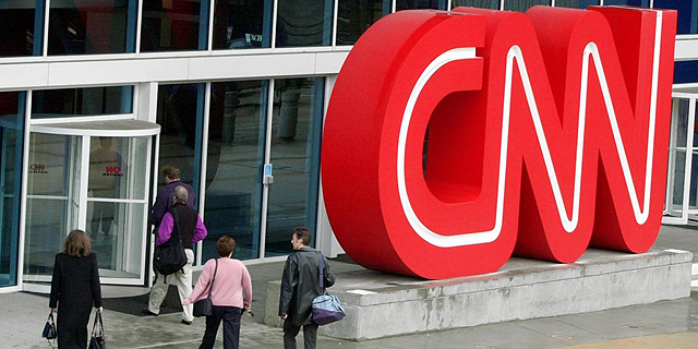 שלושה עיתונאים בכירים עוזבים את CNN לאחר שפרסמו פייק ניוז על טראמפ ורוסיה