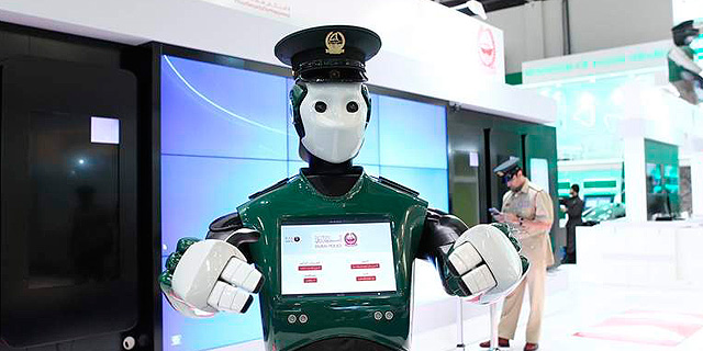 רובוט מאבטח, המנוסה בדובאי , צילום: dubai police