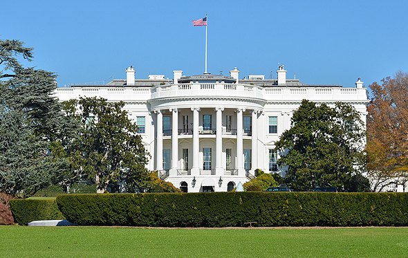 הבית הלבן, וושינגטון. לאמריקאים יש יראה טבעית מפני הממסד הנשיאותי