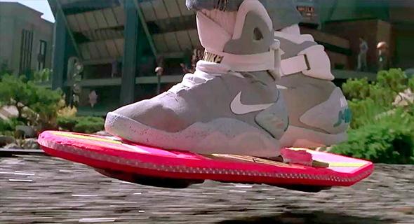 נעלים ללא שרוכים מהסרט "בחזרה לעתיד 2"