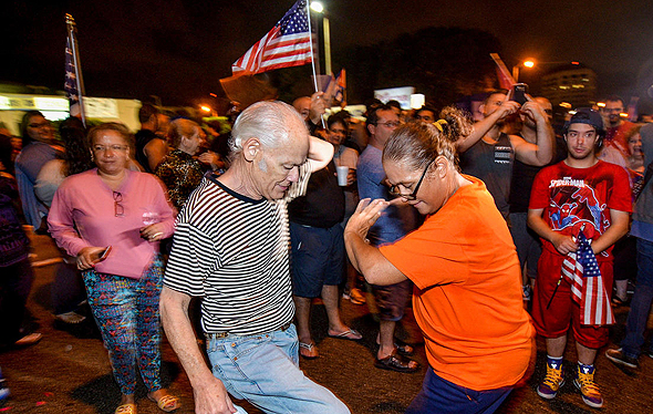חגיגות במיאמי לאחר ההודעה על מותו של פידל קסטרו, צילום: רויטרס
