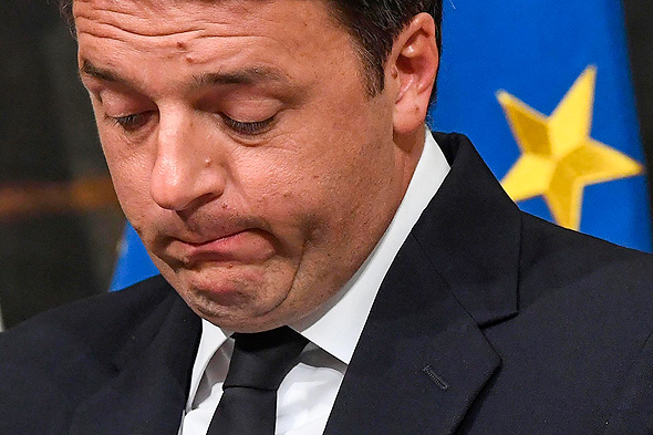 ראש ממשלת איטליה המתפטר מתאו רנצי בנאום ההפסד