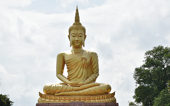 פסל זהב של בודהה בתאילנד
