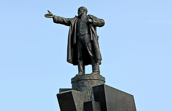 פסל  של לנין בסנט פטרסבורג
