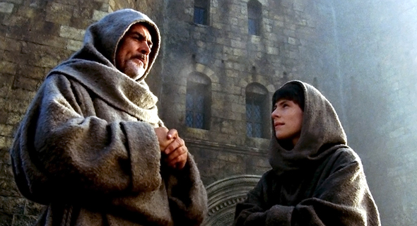 שון קונרי כנזיר פרנציסקני בסרט שם הוורד (המבוסס על ספרו של אומברטו אקו), צילום: יח"צ