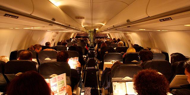 טיסה (ארכיון). אפשר להכניס קטגוריית "לואו קוסט" גם למלונות, צילום: flickr /A Sutanto