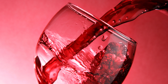 ניגוד עניינים במכון היין: מבצע בדיקות תקן של משקאות שמייצרים היקבים השותפים בו