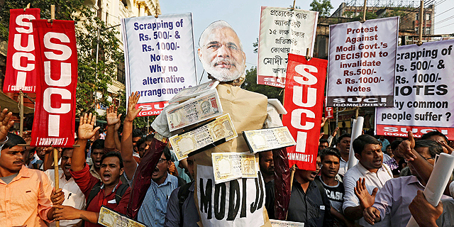 אחרי הבהלה: מהפכת השטרות של ראש ממשלת הודו עוררה בעיקר לעג 