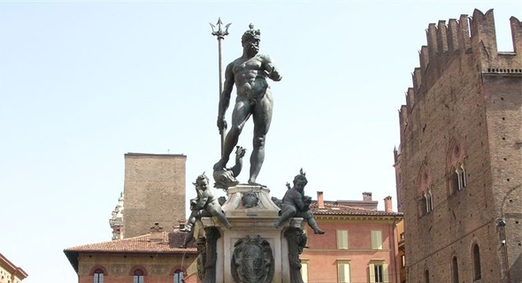 פסל נפטון פיאצה דל נטונו בולוניה איטליה צנזורה פייסבוק , צילום: ויקימדיה