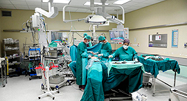 Surgery (illustration). Photo: Haim Hornstein