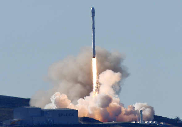 טיל של SpaceX, צילום: רויטרס
