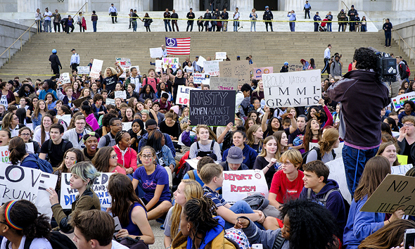 מחאה נגד דונלד טראמפ בנובמבר ב וושינגטון, צילום: בלומברג