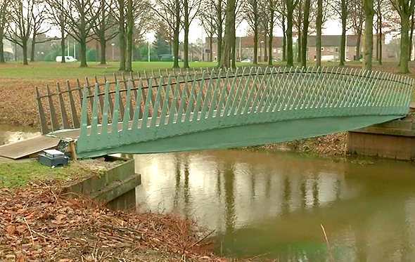 גשר מחומרים ביולוגיים בהולנד