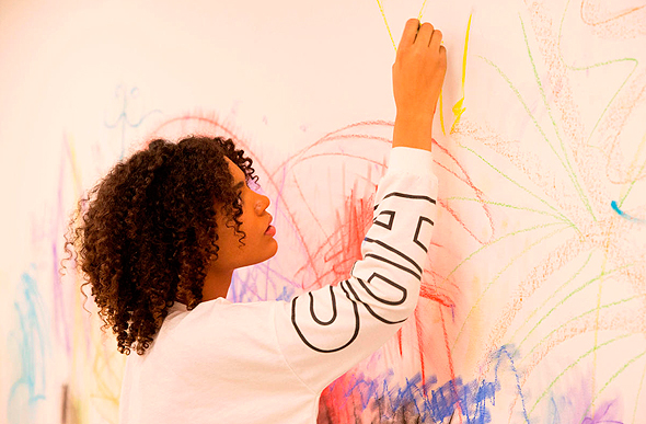 ציורים על קירות במוזיאון תל אביב לאמנות