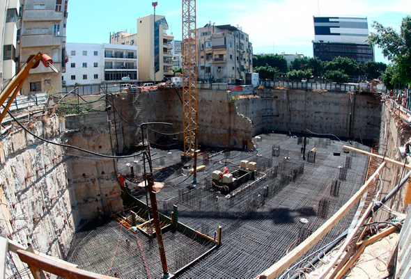 אתר הבנייה של מגדל פרישמן-דיזנגוף בתל אביב (ארכיון)