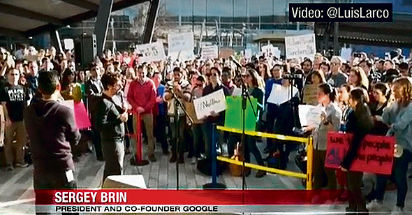 מייסד גוגל סרגיי ברין בהפגנה נגד טראמפ, צילום: youtube