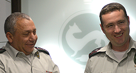 Ronen Manelis (right). Photo: Photo: IDF Spokesperson's Unit 