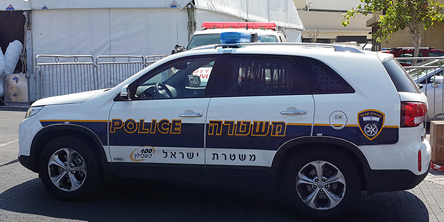 לא מעל החוק: משטרת ישראל תתקין מערכות שימנעו משוטרים לסמס בנהיגה
