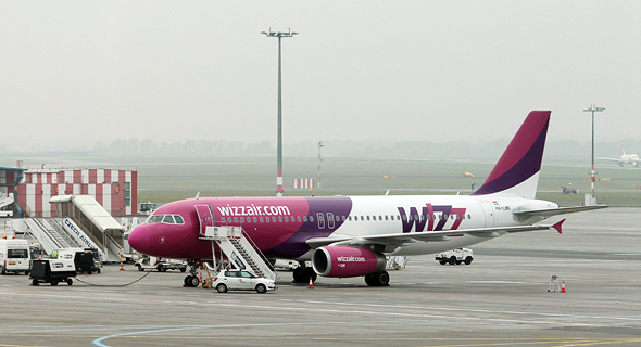 מטוס של Wizz Air ההונגרית, צילום: ערן גרנות