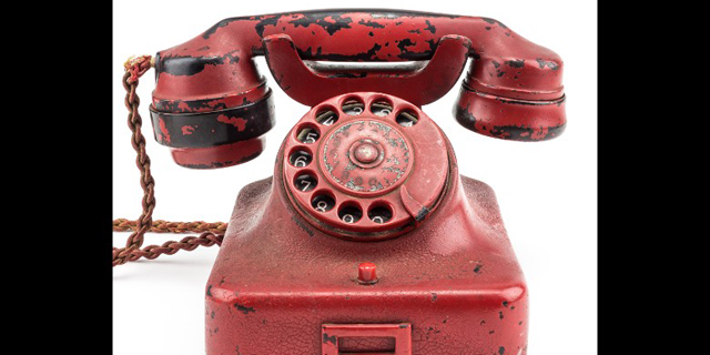 הטלפון של היטלר נמכר במכירה פומבית ב-243 אלף דולר