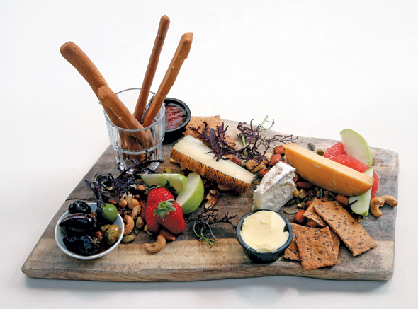 פלטת גבינות של חוות צוק, צילום: יריב כץ