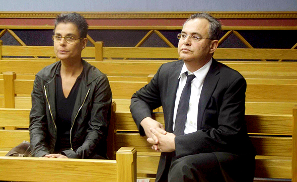 קובי אלכסנדר  ואשתו חנה בזמן דיון על הסגרתו בבית משפט בנמיביה, צילום: רויטרס