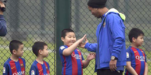 ברצלונה השיקה אקדמיית כדורגל ראשונה מחוץ לספרד - בסין