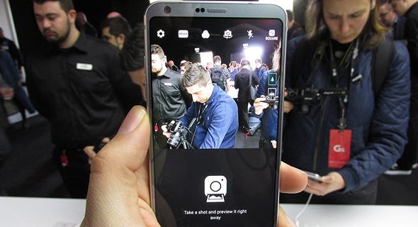 השקת טלפון סלולרי LG G6 תערוכת המובייל MWC ברצלונה 9, צילום: עומר כביר