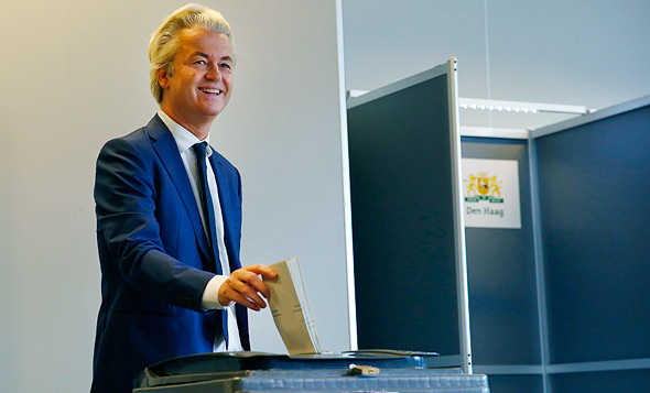 חרט וילדרס, מועמד הימין, מצביע בבחירות בהולנד