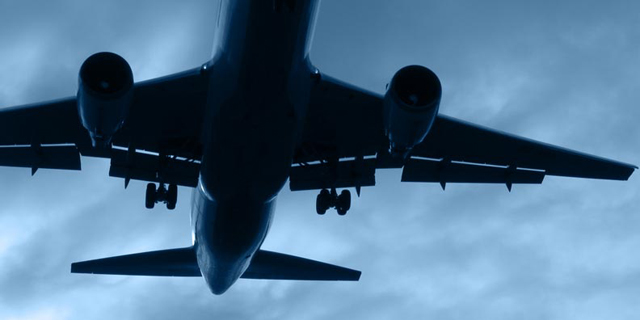 קשרי תעופה ממשיכה להזהיר את המשקיעים – הפעם מהפסקת הטיסות הזרות