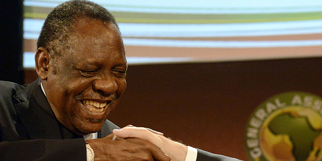 לאחר 29 שנה - האיאטו מסיים את תפקידו כנשיא פדרציית הכדורגל של אפריקה
