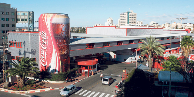 מפעל קוקה קולה, צילום: עמית שעל