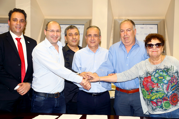 חתימה ההסכם לקיצור שעות העבודה השבועיות, צילום: אסף שילה / ישראל סאן