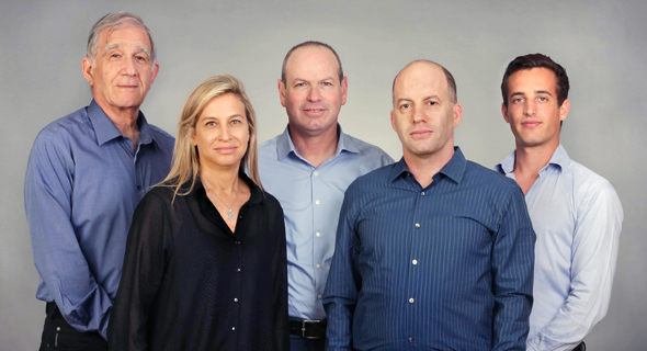 Israel Secondary Fund עומדים מימין לשמאל ג'וש שיר ניר לינצ'בסקי דרור גלס דנה בן יוסף שמואל שילה Israel Secondary Fund עומדים מימין לשמאל ג'וש שיר ניר לינצ'בסקי דרור גלס דנה בן יוסף שמואל שילה