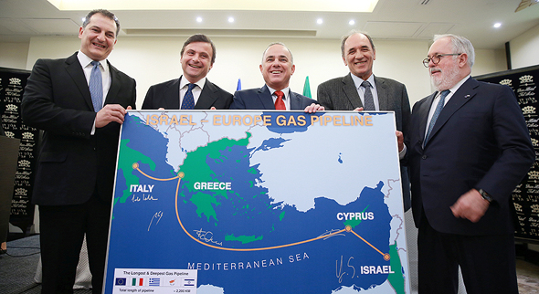 יובל שטייניץ שר האנרגיה מסיבת עיתונאים עם מקבילים מהאיחוד האירופי, צילום: אוראל כהן