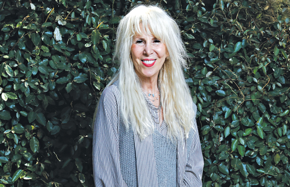 מירי וורצל. "ספר בלי טיפה של ציניות" מירי וורצל. "ספר בלי טיפה של ציניות"