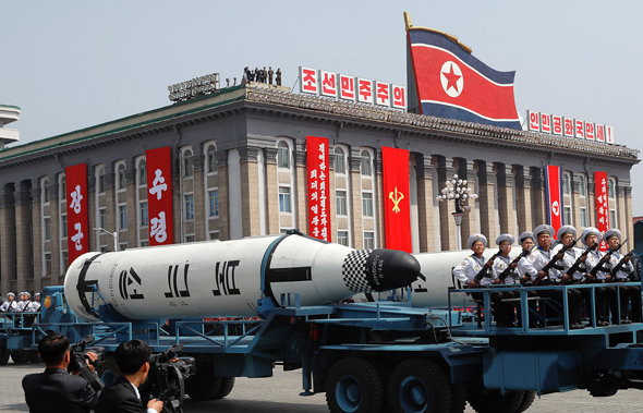 הטילים הבליסטיים שהוצגו במפגן הצבאי בצפון קוריאה
