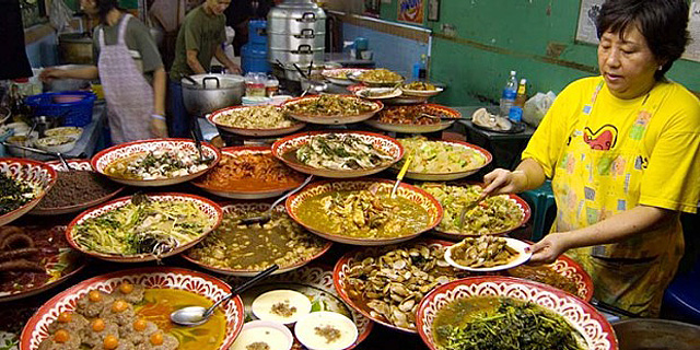 דוכן אוכל רחוב בבנגקוק, תאילנד , צילום: גטי אימג
