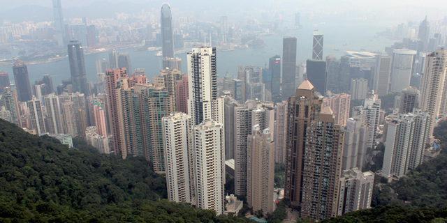 זקני הונג קונג עוברים לסין והמשקיעים בעקבותיהם
