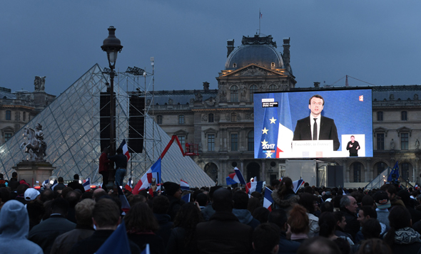 עמנואל מקרון נאום ניצחון בחירות 2017 לנשיאות מוזיאון הלובר צרפת, צילום: אם סי טי