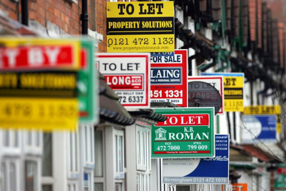 בתים למכירה בלונדון. המחירים טיפסו לשיא של 222,190 ליש"ט בדצמבר 2016