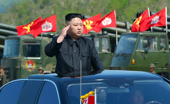 נשיא צפון קוריאה קים ג'ונג און מצעד , צילום: איי פי