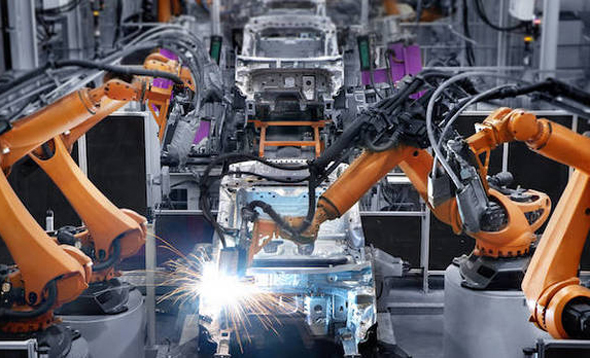 רובוטים במפעל. העובדים מאמינים שהטכנולוגיה תשפיע באופן חיובי על עתידם התעסוקתי, צילום: The Register