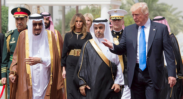 נשיא ארה"ב דונלד טראמפ ו אשתו מלינה טראמפ ב ביקור נשיאותי ב סעודיה, צילום: אי פי איי