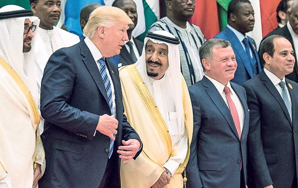 מלך ערב הסעודית סלמאן בן עבד אלעזיז ו דונלד טראמפ, צילום: אם סי טי