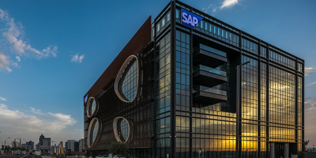 הצצה אל בניין SAP החדש ברעננה
