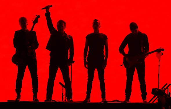 U2 במהלך סיבוב ההופעות הנוכחי. אלבום אפי, יומרני ומצוין