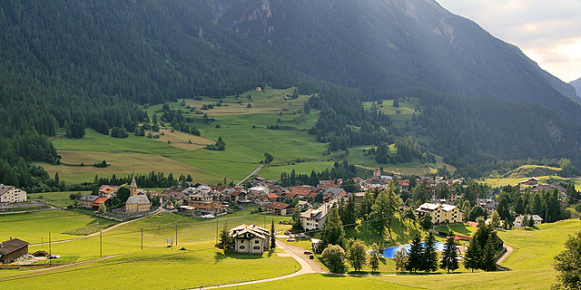 כפר בשוויץ אוסר על תיירים לצלם את הנוף כי &quot;הוא יפה מדי&quot;